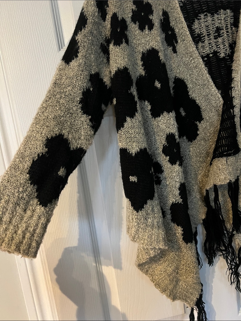 Open-Front Floral Fringe Cardigan Sweater - Black on Gray - Picture 2 of 5